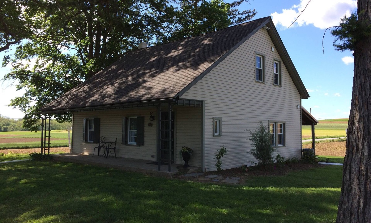 Refton Cottage | 10 MINUTES FROM SIGHT AND SOUND, RESTORED 1700's HOME SURROUNDED BY FARMLAND