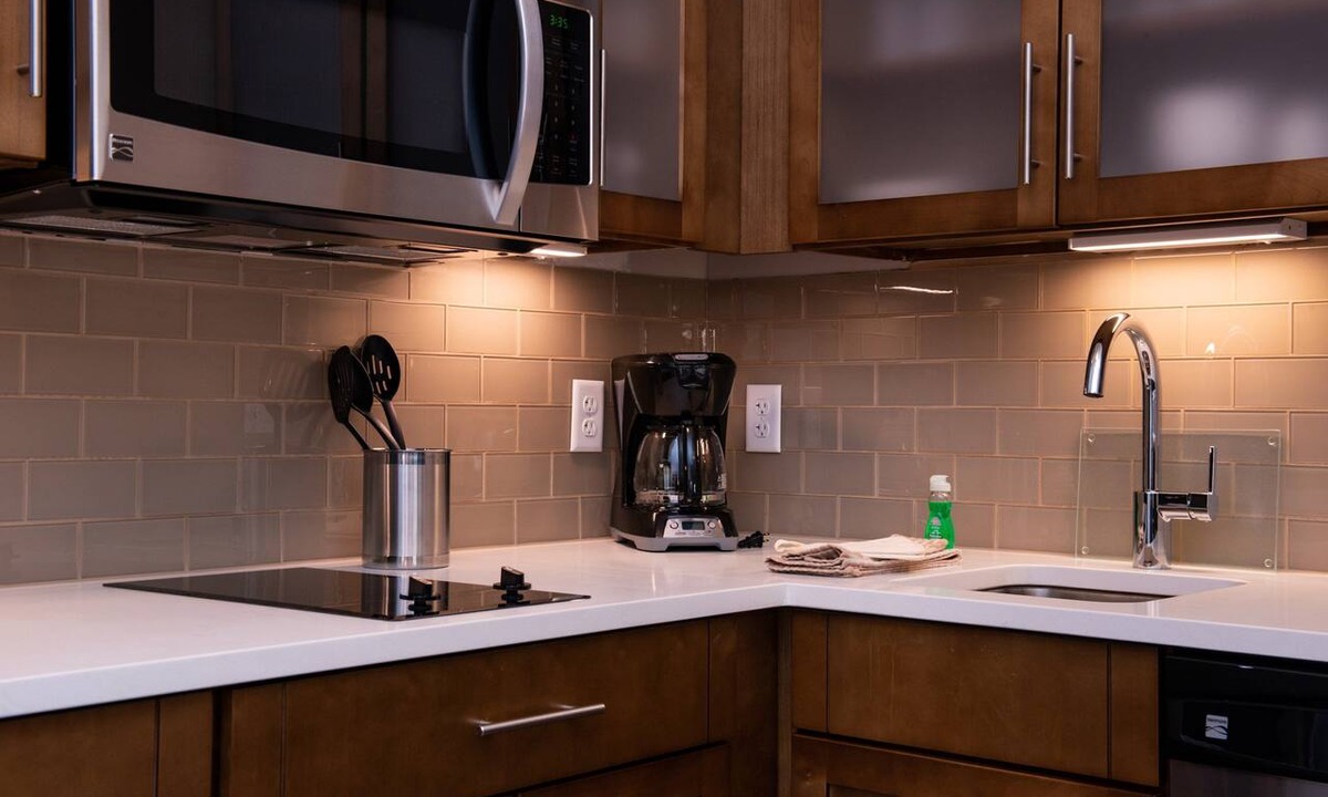 West Valley City Condo | 2 Bedroom Suite Close to Salt Palace Convention Center! Free Breakfast Buffet. Pool, Hot Tub & Waterslide Access.