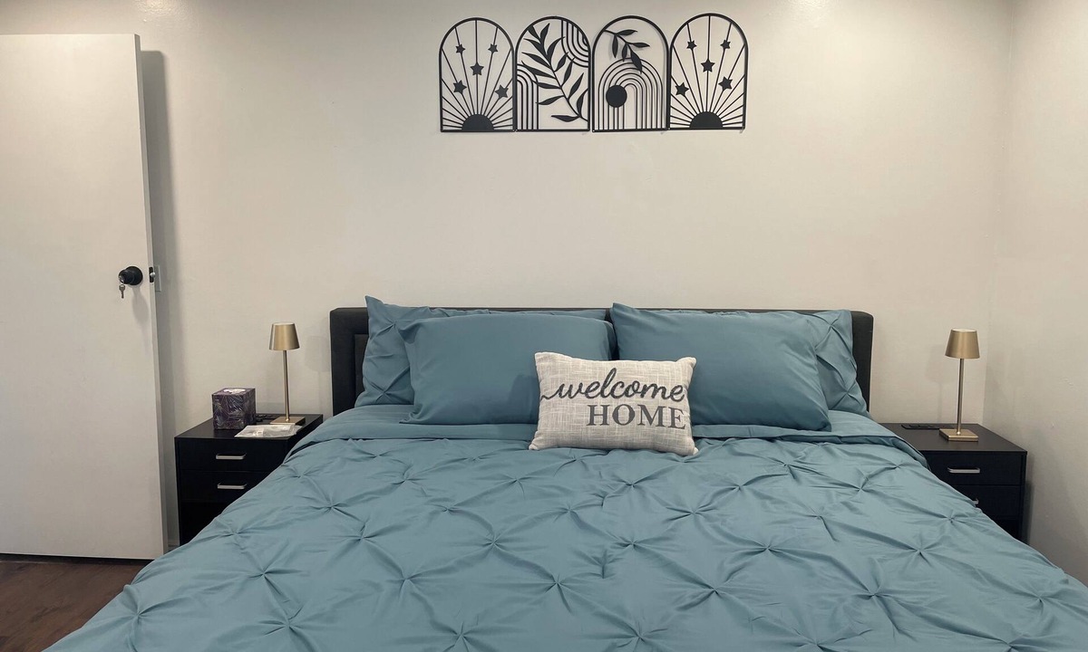 Taylorsville House | 2-bedroomUnit, Split EntryHouse. Taylorsville. Pet friendly.Close to SLC Airport