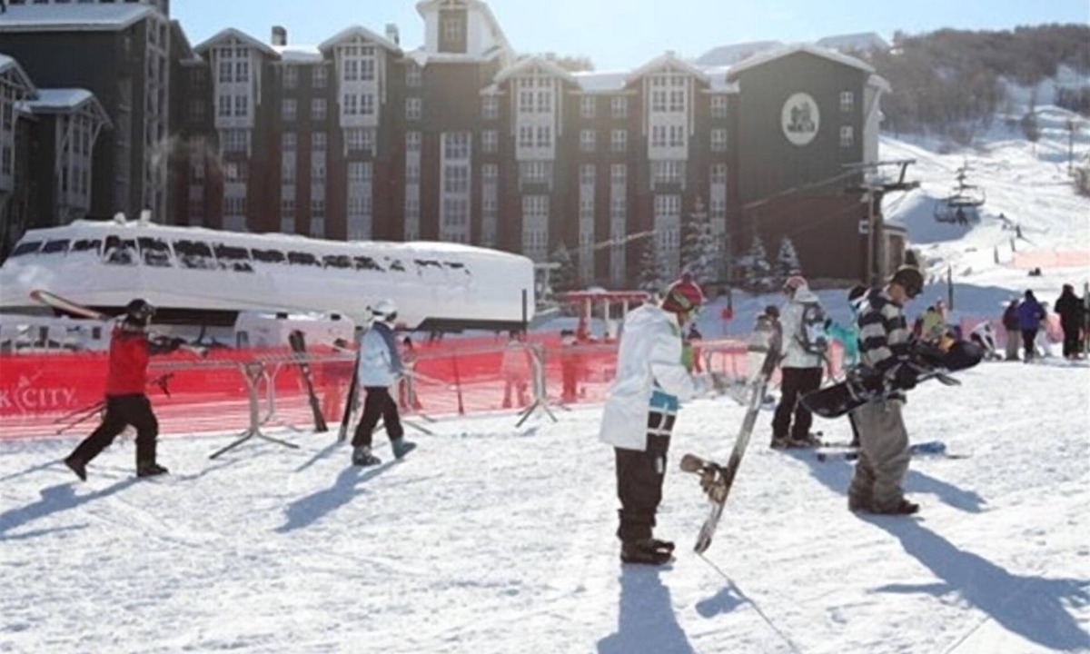 Downtown Park City Hotel | 2027 President's Day Week at Marriott Mountainside -True SKI-IN, SKI-OUT