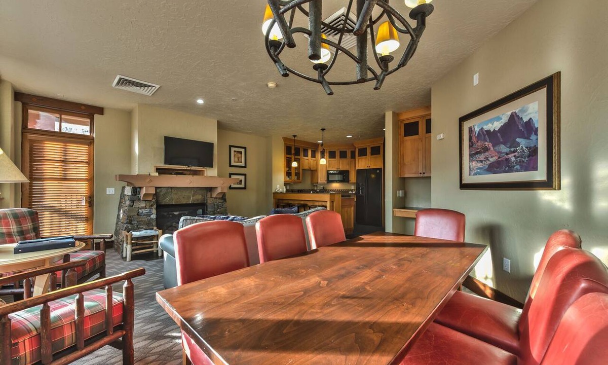 Park City Condo | 2BR Ski-in-Out Condo with Pool
