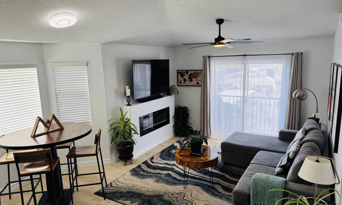 Snowbird Condo | 3-bedroom top-floor condo near Wasatch Mountain trails with clubhouse amenities