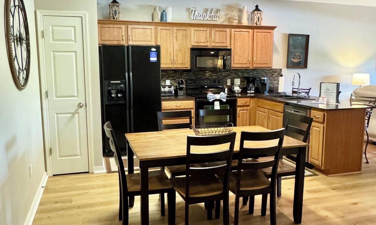 Hollister Condo | 3 BR 2 Bath Vickery Resort Walk In Condo, on Table Rock Lake with Dock Access