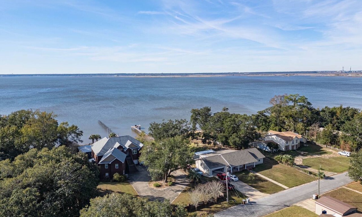 Florida Panhandle House | 5/3 'Bayfront Beach-House' with Pier & Hot Tub on Pensacola Escambia Bay in Pace