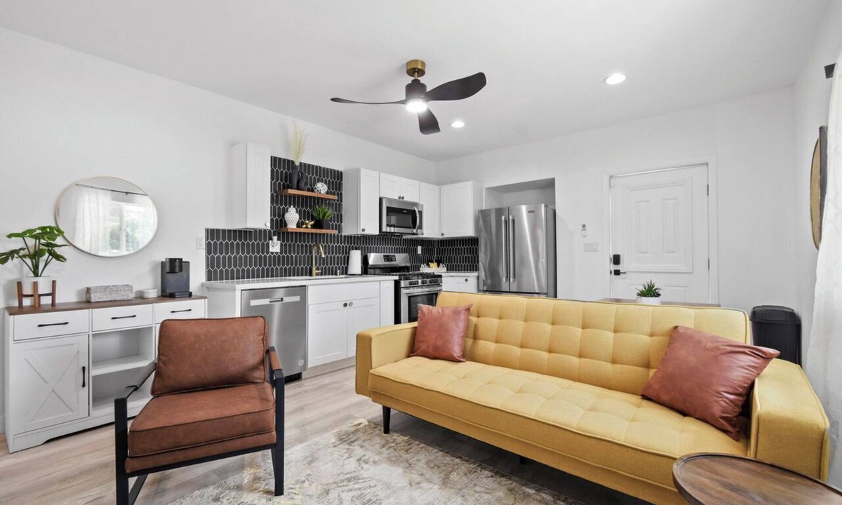 Encanto House | 5bed/3ba, Gameroom, Pool, Spa, Sleeps 20+, Views