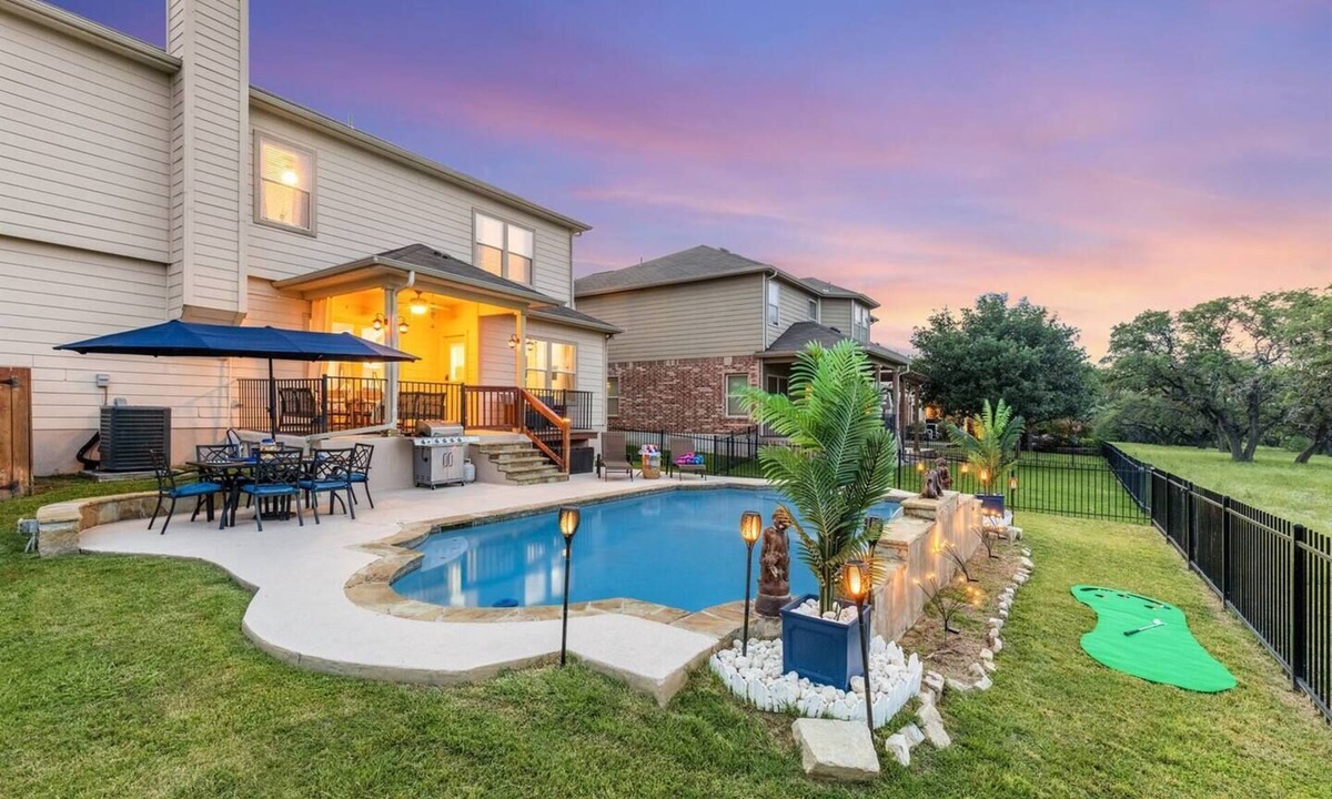 Cibolo House | 5BR Private Pool Home Sleeps 10 - Near San Antonio & Lackland