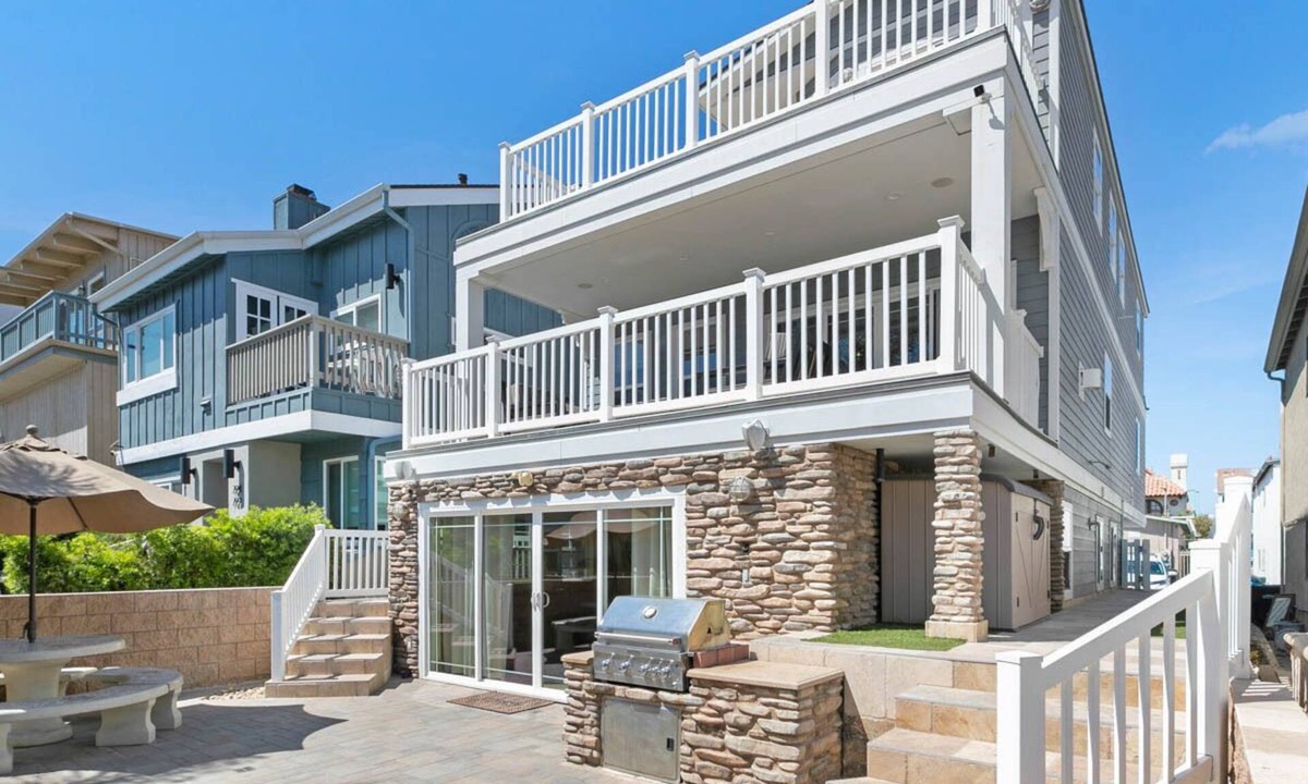 South Mission Beach House | 6br South Mission Beach 4 HOUSES TO BEACH New furniture new stoves June 1, 26.