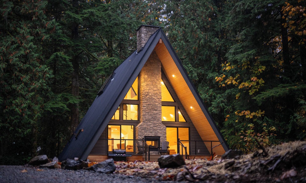 Gold Bar Cabin | A-frame: Hot Tub + Sauna + Outdoor Shower + Loft