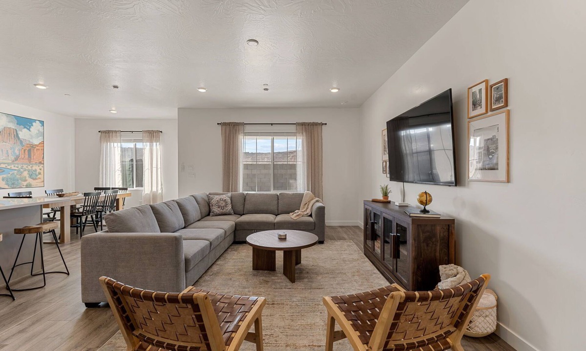 St. George House | Adventure Basecamp: Hot Tub + Resort Amenities