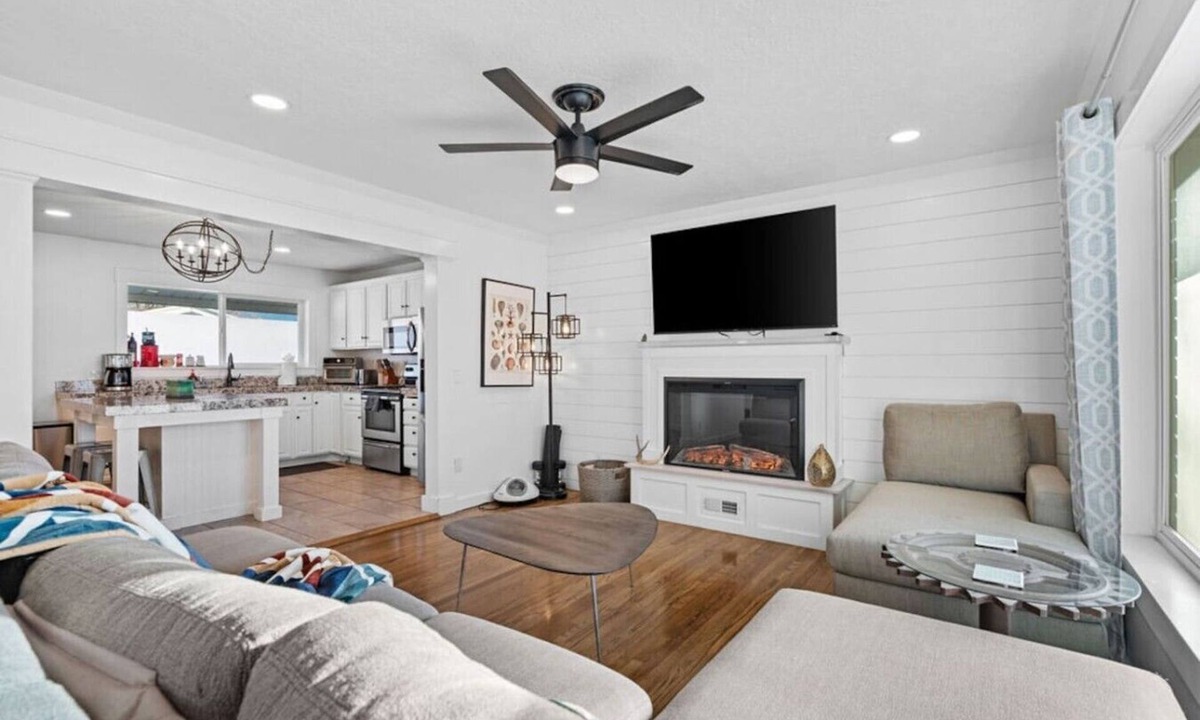 South Salt Lake Cottage | Airdream Cottage/Gated Garage-HotTub Laundry W&D