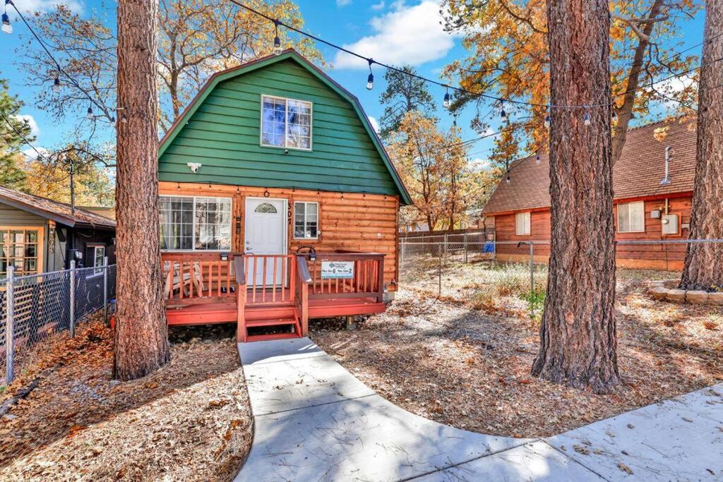 Sugarloaf House | Apres Chalet Retreat | Pet-Friendly Cottage | Hot Tub | Nature Escape