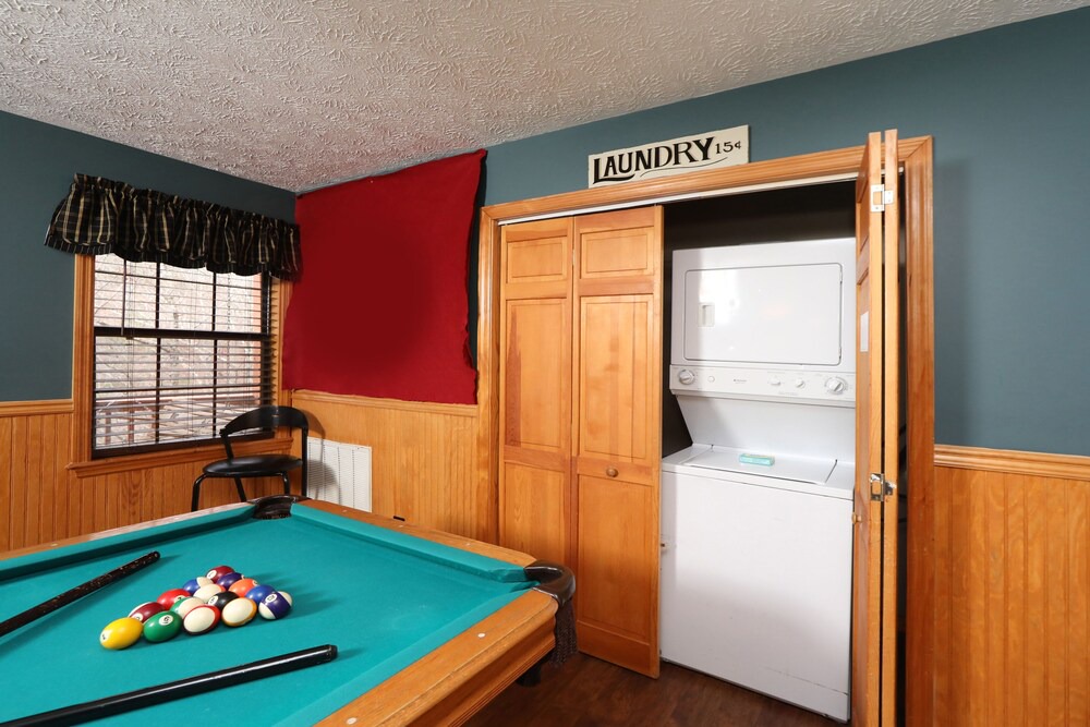 Sevierville Cabin | Are you ready for Just Hanging Out with your friends and family?