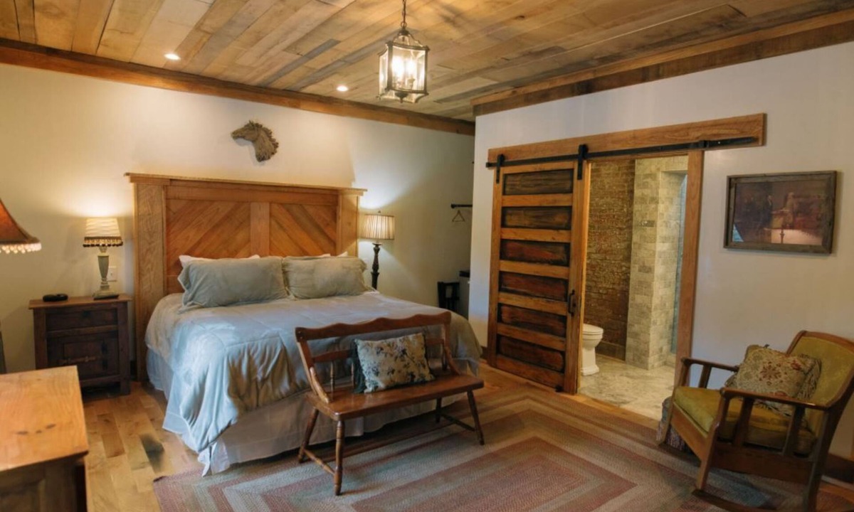 Donelson Bed & Breakfast | Belle Air Mansion