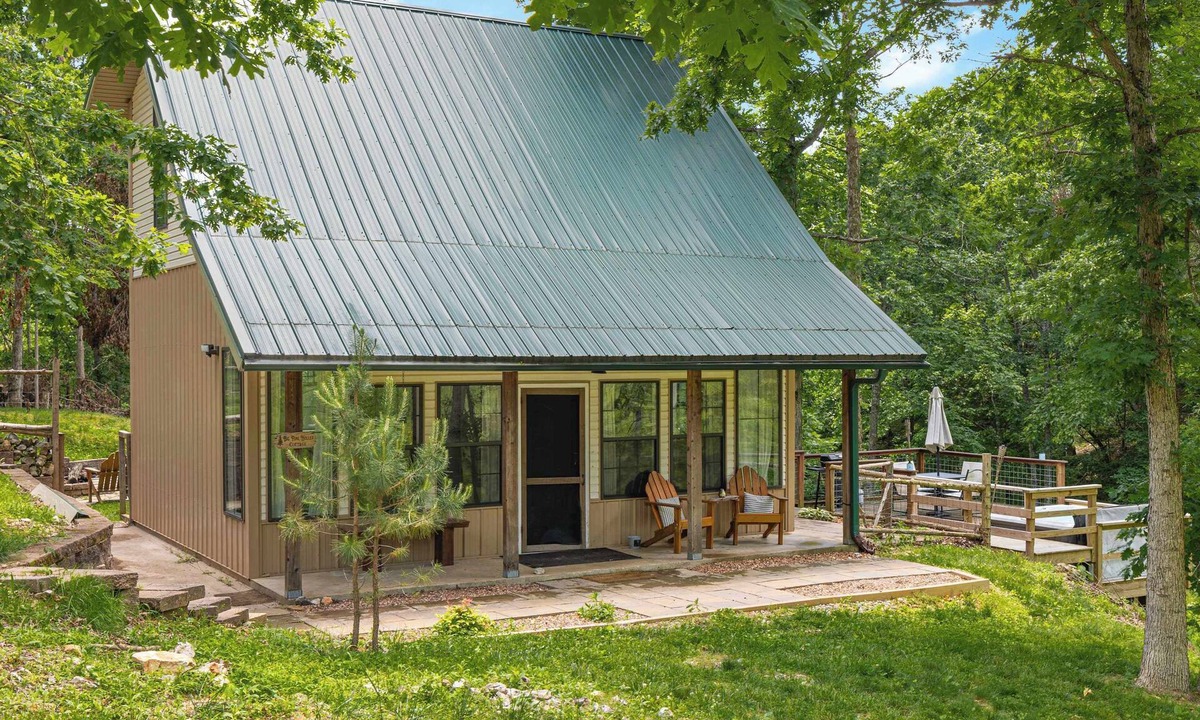 Rogers Cottage | Big Pine Holler | Cozy Cabin with Hot Tub