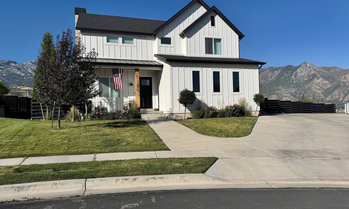 Snowbird House | Brilliant 5-bedroom house with in charming Highland