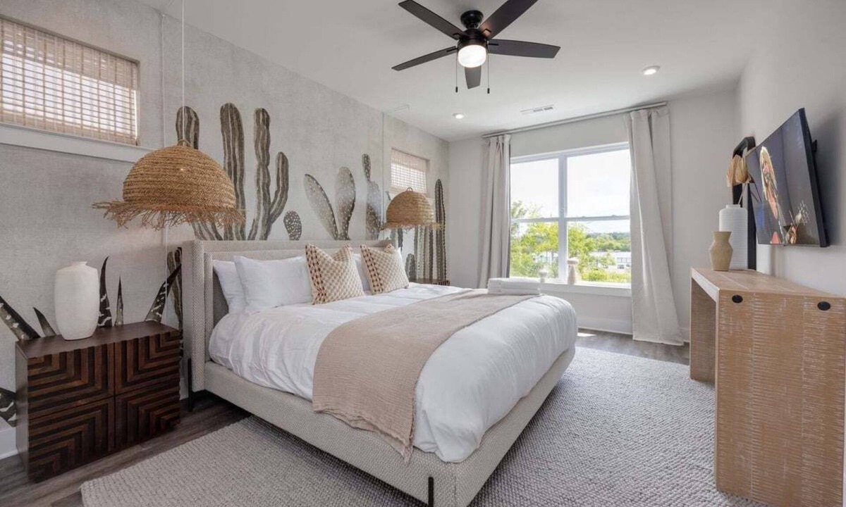 Whitebridge House | Broadway Boho #1–Rooftop Deck–Sleeps 8