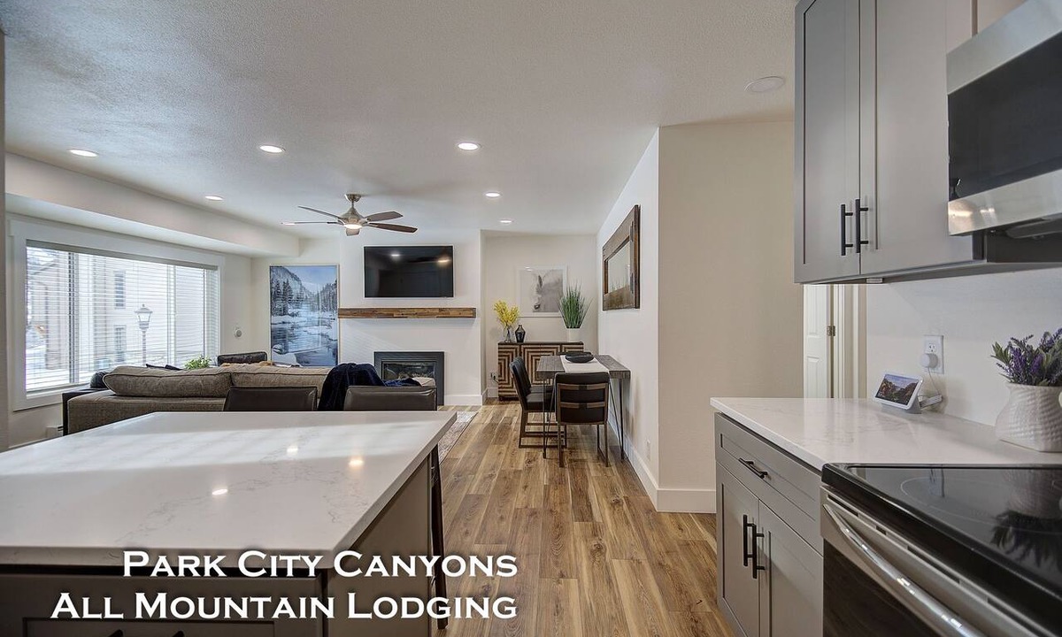 South Snyderville Basin Condo | Canyons View 06: Beautiful 2 Bedroom 2 bath vacation rental. Walk to the Cabriolet Lift