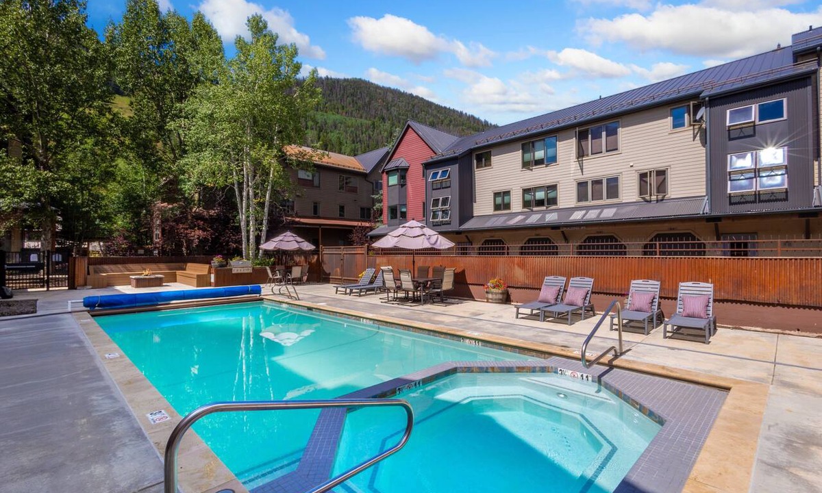 Telluride Condo | Chalet chic! Short walk to ski, river, hot tub & parking