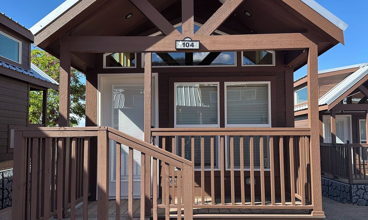 Moab South Valley Cabin | Charming 2-bedroom cabin #104 with AC, Wi-Fi in amazing Moab