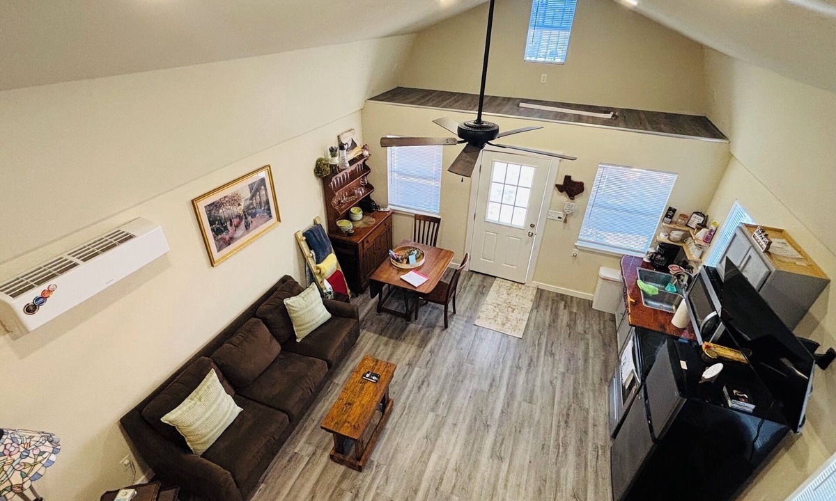 Redwood Apartment | Charming Loft style guest house in San Marcos Tx