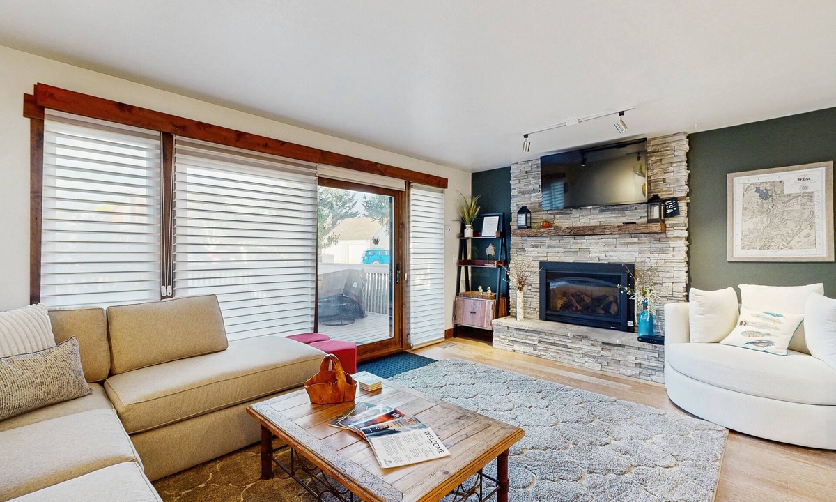 Park Meadows House | Cheery townhome in Park City with large, furnished deck & private hot tub