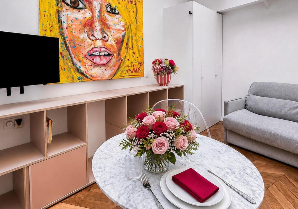 Val-de-Grace Apartment | Chic & quiet studio workshop in Paris Port-Royal