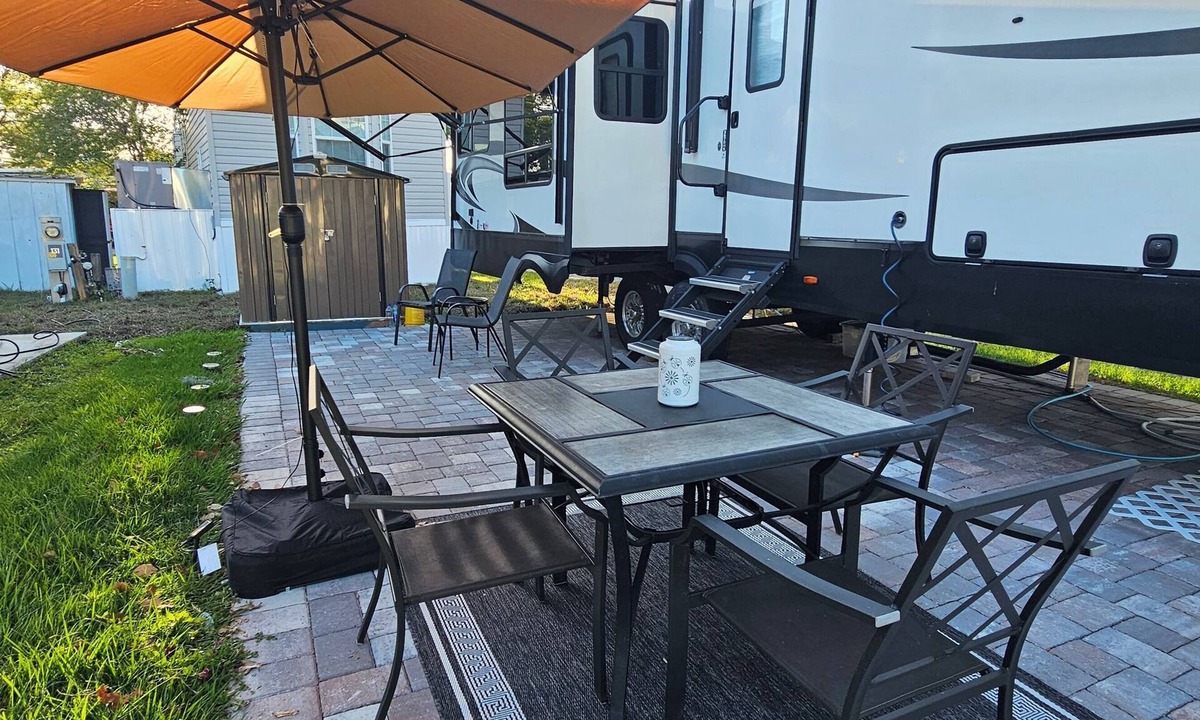 Dunedin House | Coastal Dunedin RV, Close to Beach, 2 Bedrooms, Pool, Gym, Pet Friendly Park