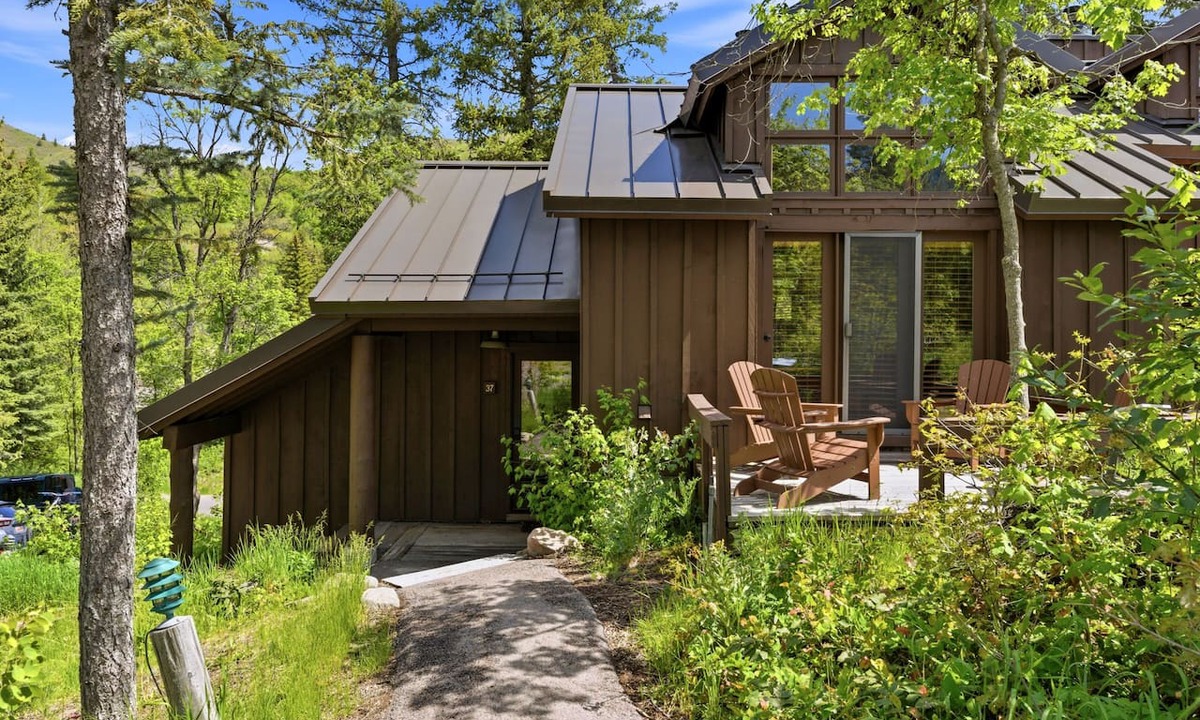 Sundance Cottage | COZY 2 BEDROOM - 2 KING BEDS, FIREPLACE- SUNDANCE COTTAGE