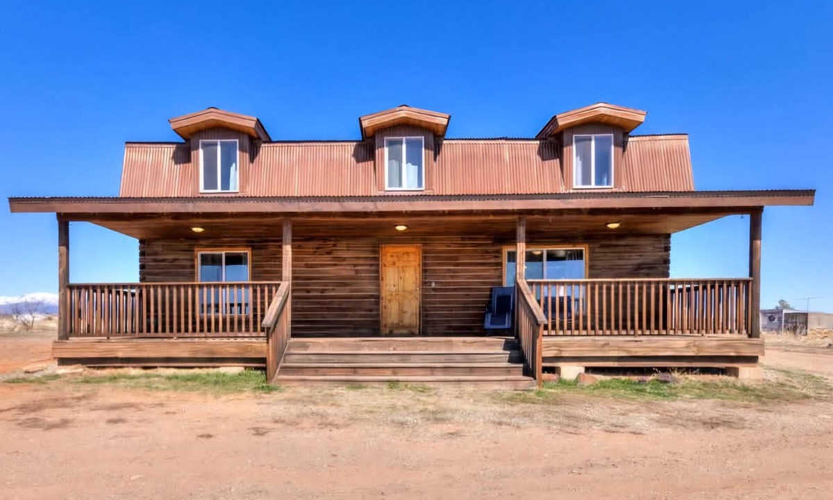 Blanding Cabin | Cozy 4-bedroom cabin in tranquil Blanding with AC, WiFi