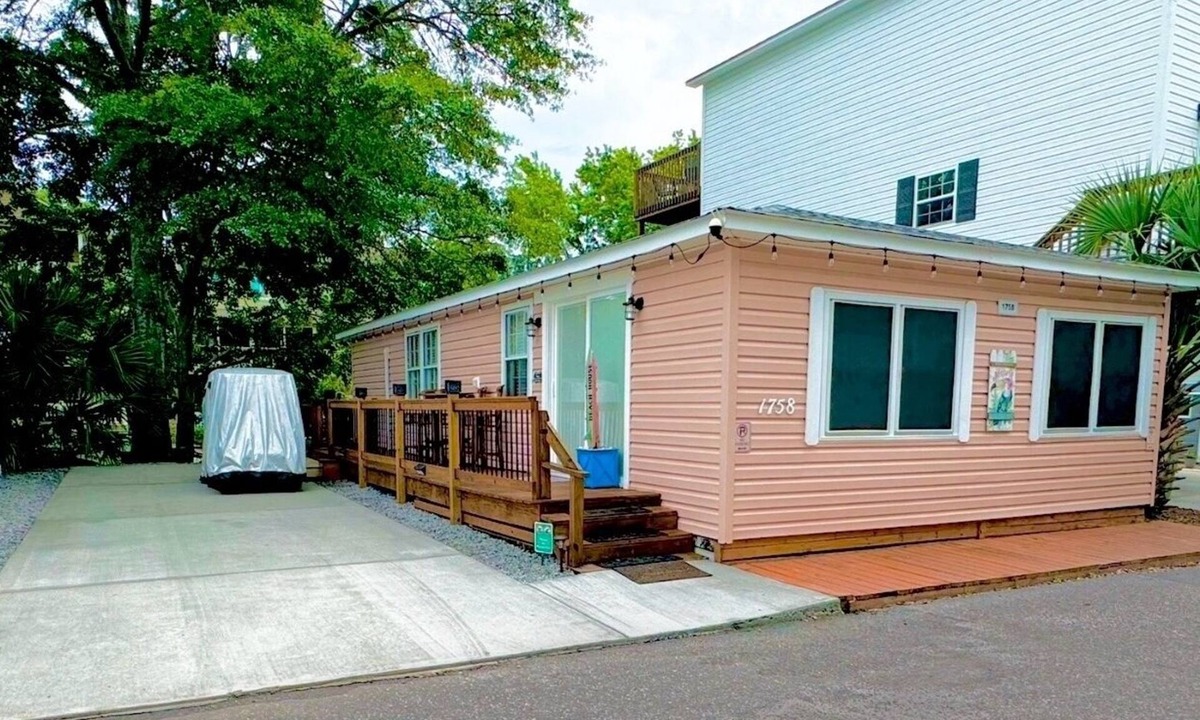 Surfside Beach Cottage | Cozy Beach Cottage 1758 in Ocean Lakes on Magnolia Lake with Limo Golf Cart