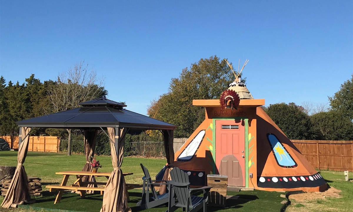 Cibolo Cottage | Cozy Glamping Tipi at edge of 180-acre Nature Park with Pool & Pickleball Access