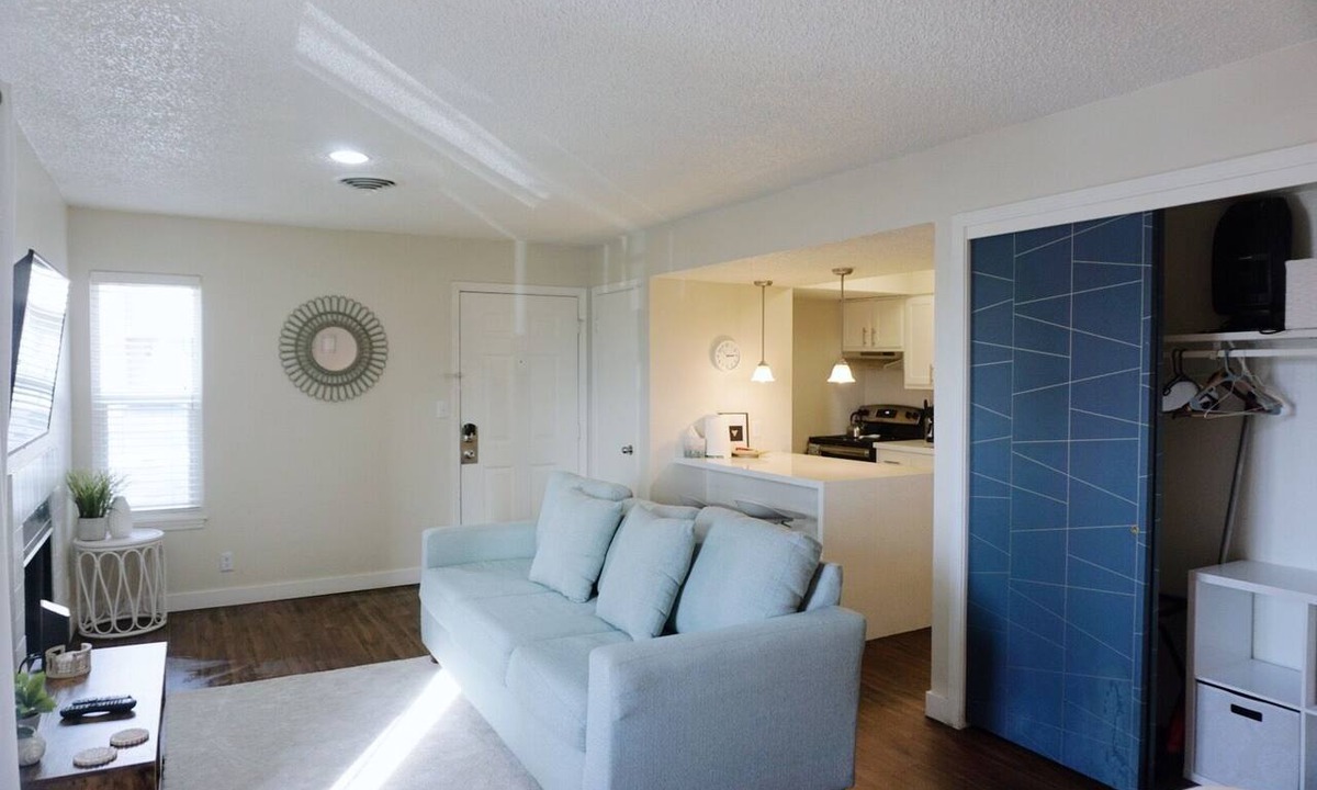 Central City Apartment | Cozy Studio Great Location Self Check-in