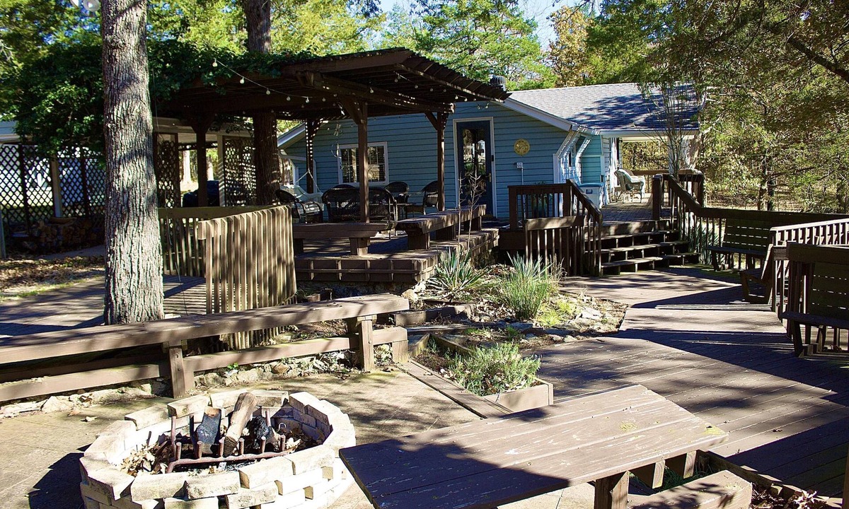 Garfield House | Decked-out- Charming 2 Bedroom home close to Indian Creek Marina and Beaver Lake