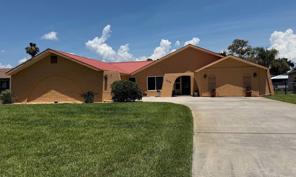 Indian Waters House | Deep Water Canal with 20' Floating Dock and Game Room