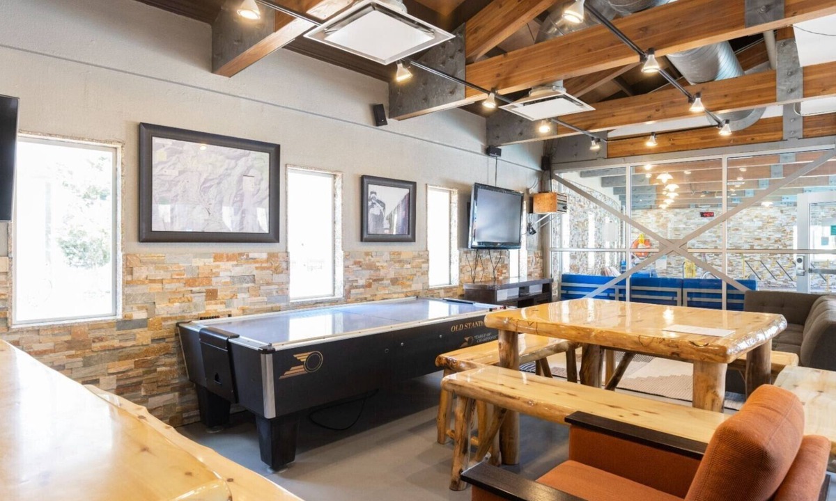 Deer Valley Resort | Discover the Ultimate Mountain Getaway at Marriott's Summit Watch -Studio Unit