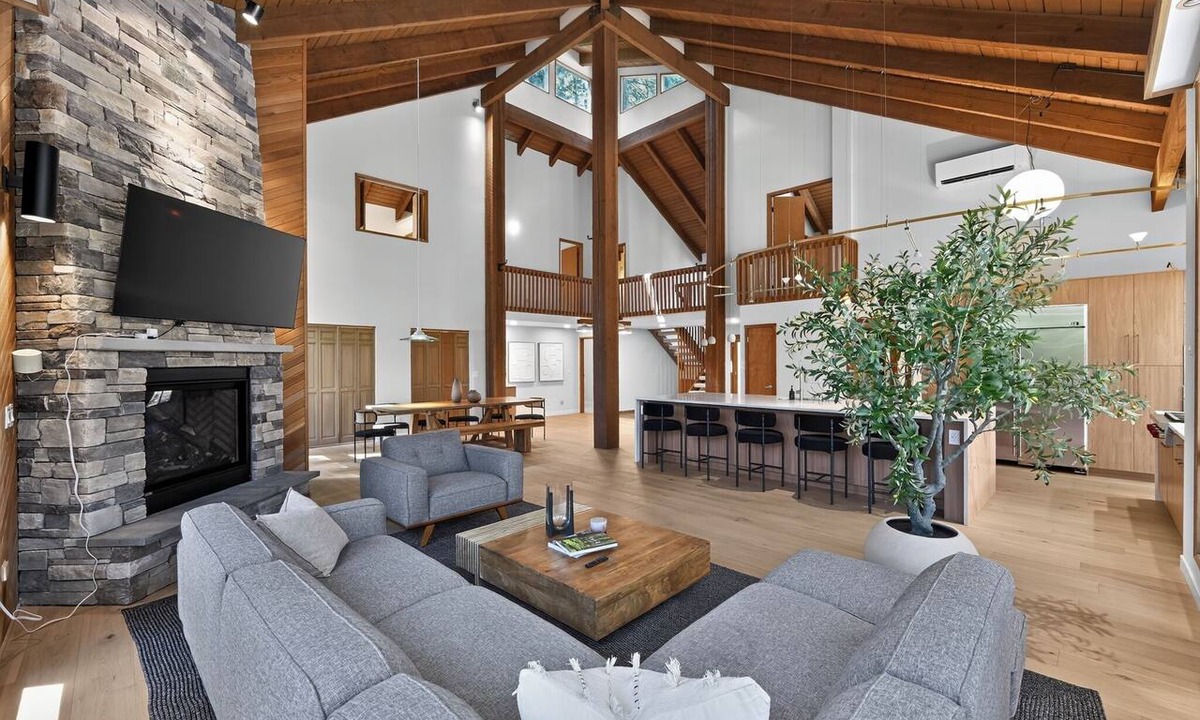 Bridle Trails House | Elegant 5BR Bridal Trails Retreat Near DT Bellevue