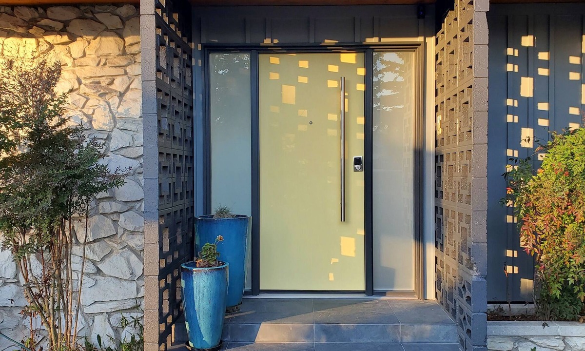 Hillwood House | Elegant Midcentury Modern 3-bedroom house in Shoreline