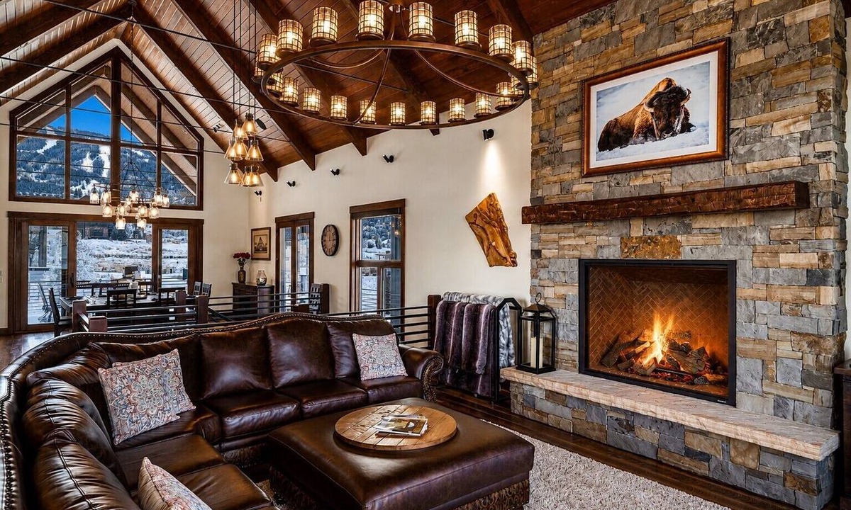 Steamboat Springs Cabin | Emerald Mountain Lodge -Views! Western Bar-Theater-Short walk to the Gondola