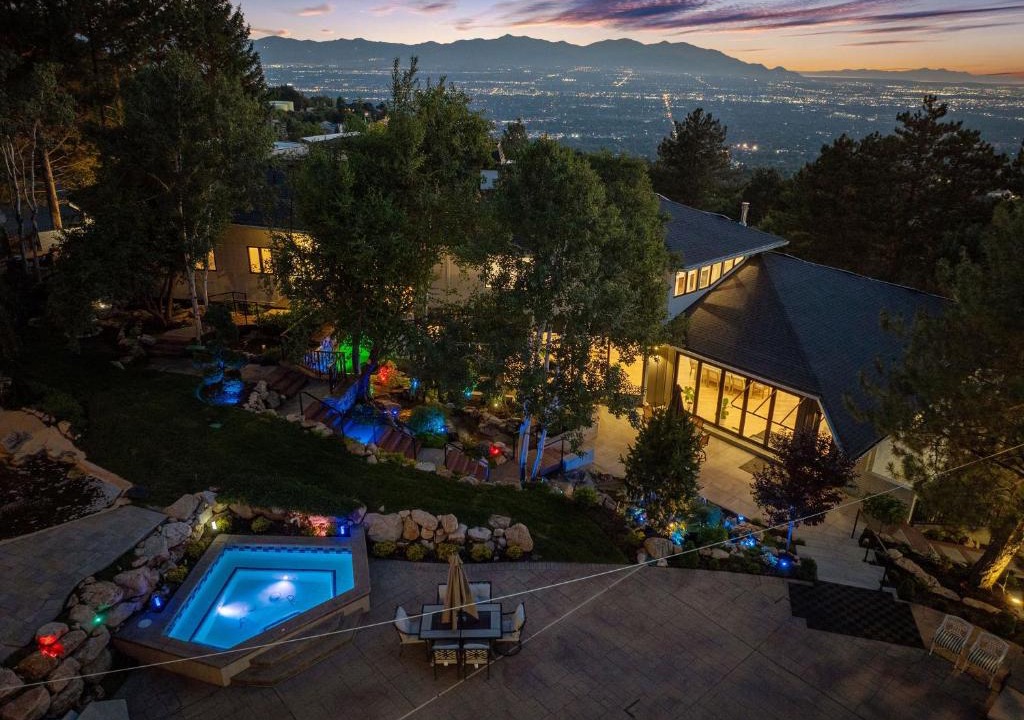 Olympus Cove Apartment | Exclusive Luxury Resort- Heated Pool & Pickleball