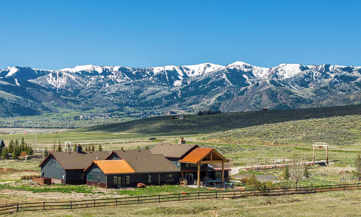 North Snyderville Basin Other | Experience luxury in this 4-bedroom, 4-bathroom ranch in scenic Park City, UT.