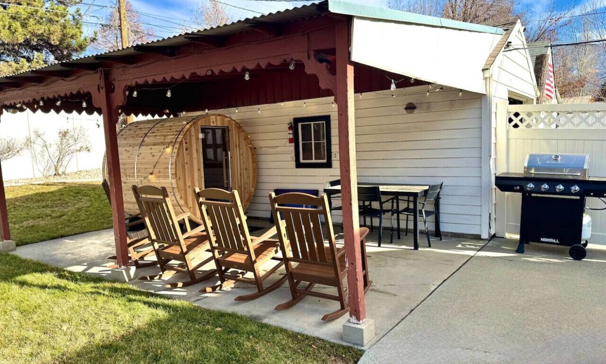 Sugar House House | Family Home - 2 Full Kitchen, Sauna, Sleeps 12-14