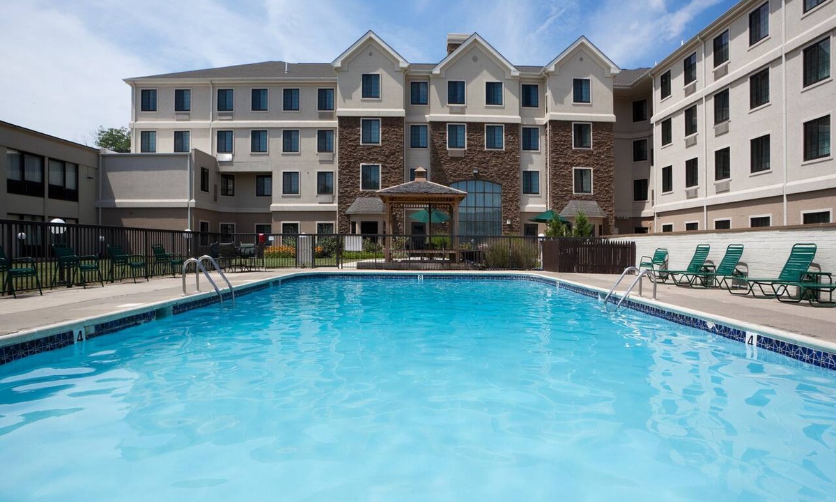 Christiana Condo | Free Breakfast. Outdoor Pool. Near the University of Delaware!