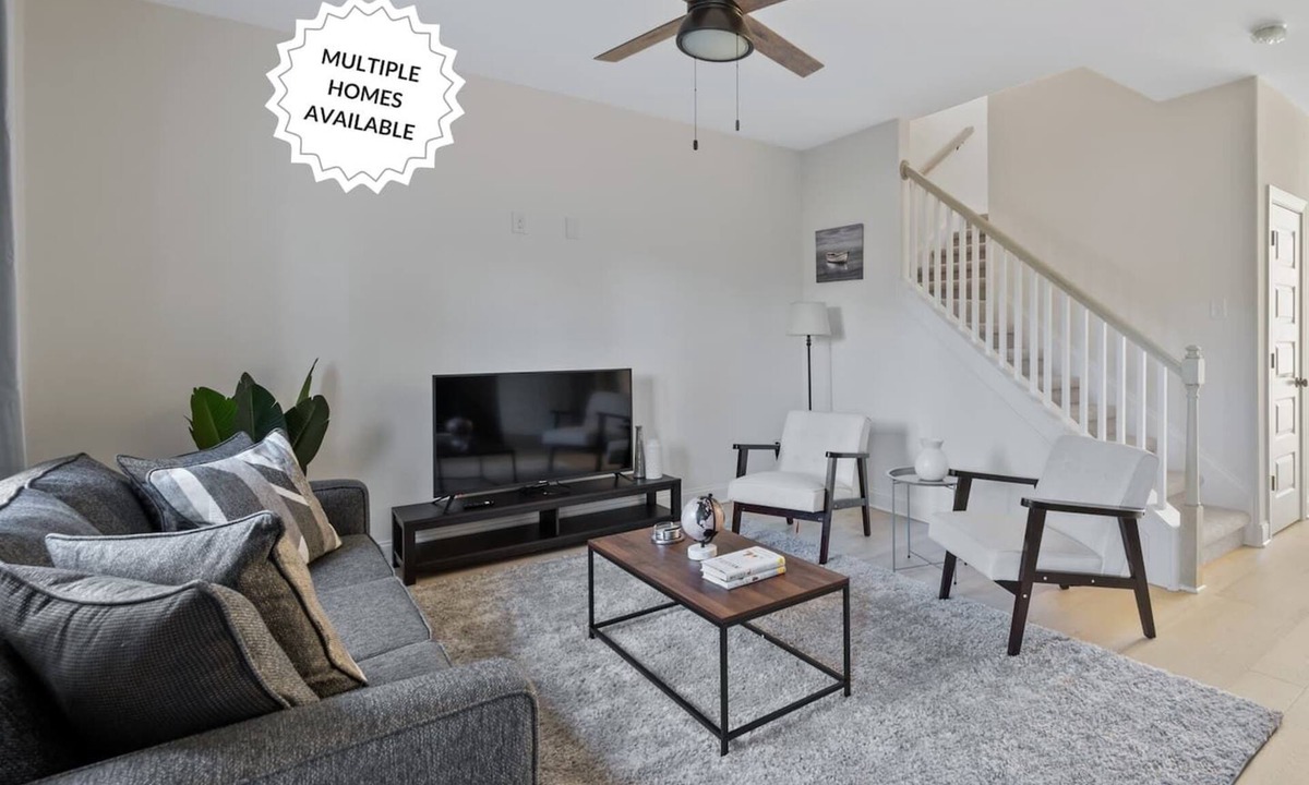 Lakewood House | Gorgeous brand-new brick townhome by Old Hickory Lake. 3-min drive and walking distance to lake, boat rentals and water sport entertainment. 12-min drive to Nashville International Airport. Easy commute to Downtown Nashville, Grand Ole Opry, Opry Mil