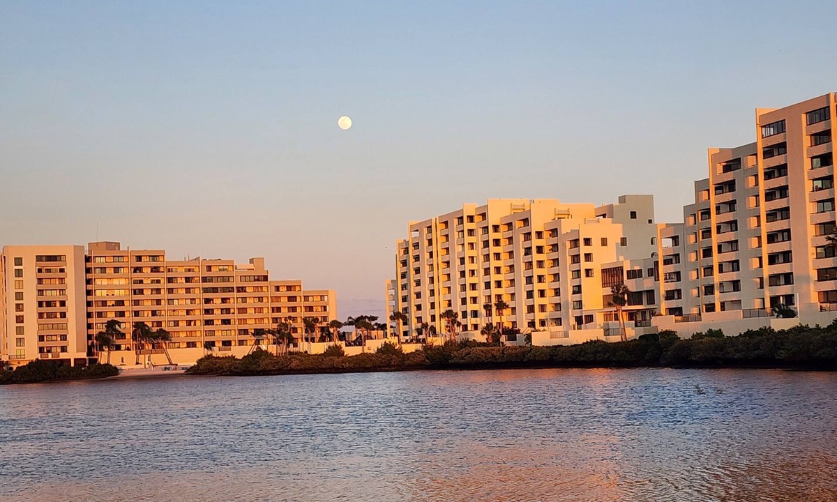 Hudson Condo | GORGEOUS SUNSETS On The Gulf Of Mexico