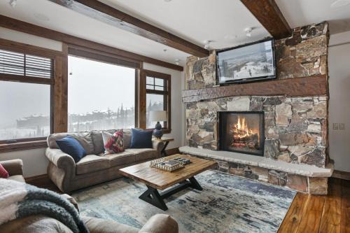 Empire Pass Apartment | Grand Lodge - Three Bedroom #401 - Ski-in ski-out condo