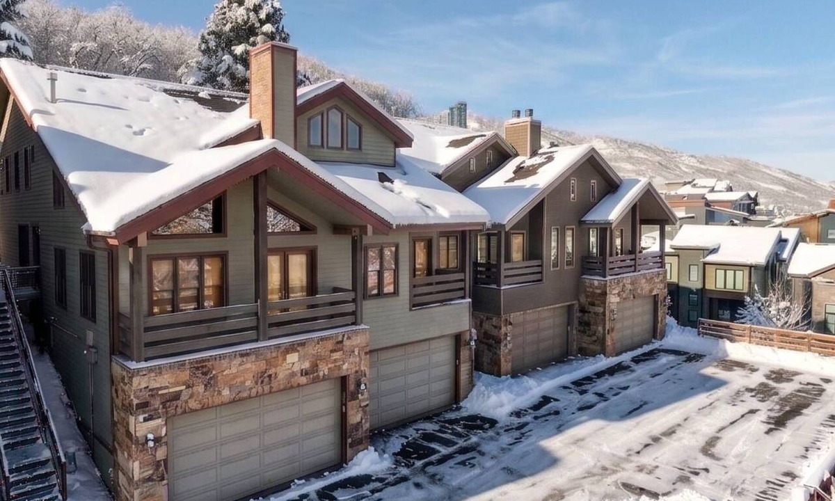 Gorgosa House | Group of 40? 4 Side-by-Side Homes, Walk to Park City Mountain & Main, Hot Tubs