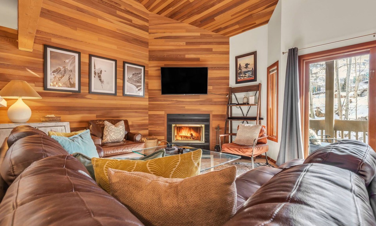 Deer Valley House | ★Hidden Gem ★ Pool/Hot tub/Peloton/Steps to Slopes,Deer Valley 4bed/4bath