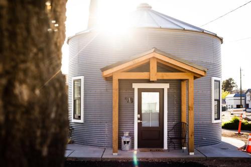 La Verkin House | Honeymoon Silo Suite/Walk to Zion Hot Springs
