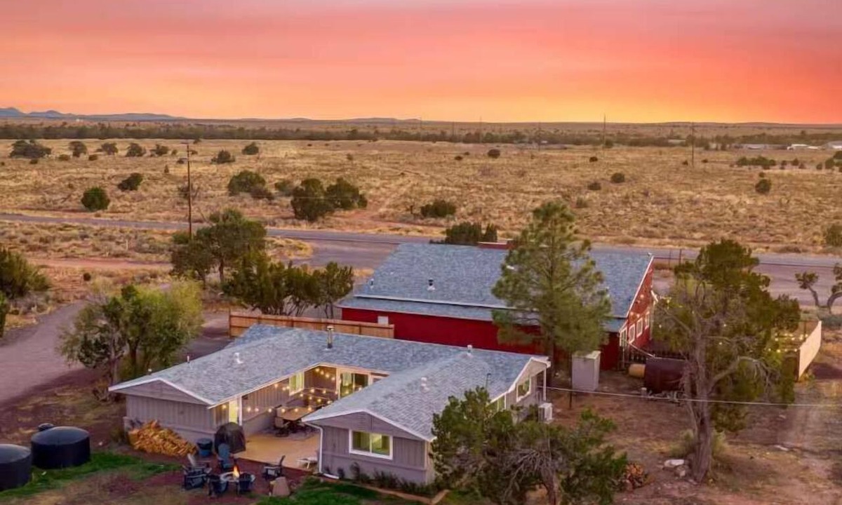 Valle House | Hot Tub, Grill, Fire Pit/25 mins to Grand Canyon