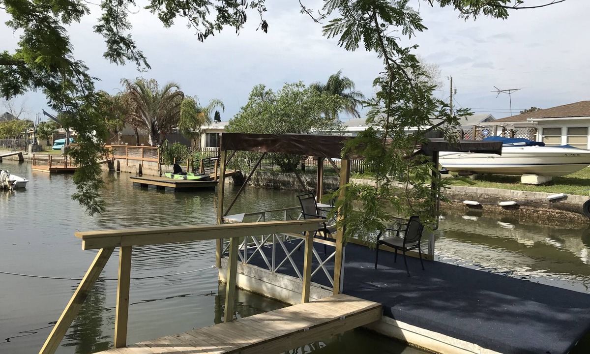 Hudson Beach Estates House | Hudson Beach Waterfront House with dock and canoe